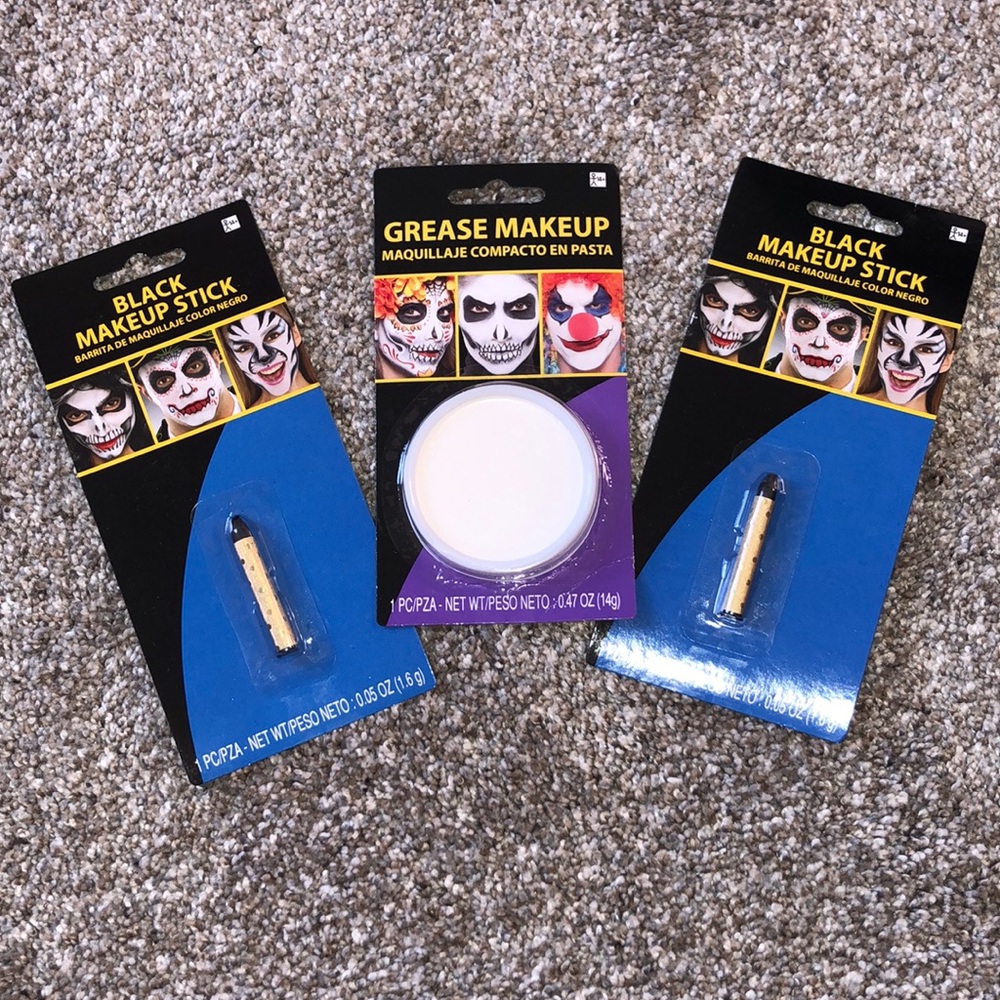 GREASE MAKEUP- black and white grease makeup for Halloween 🎃